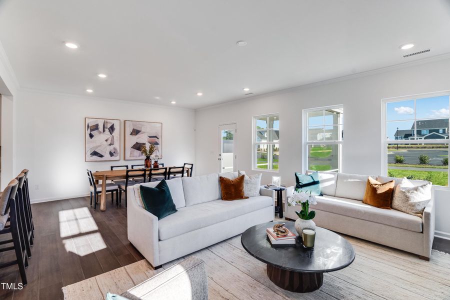 SUN_ElizabethSprings_Pic_202ShingleOak_1