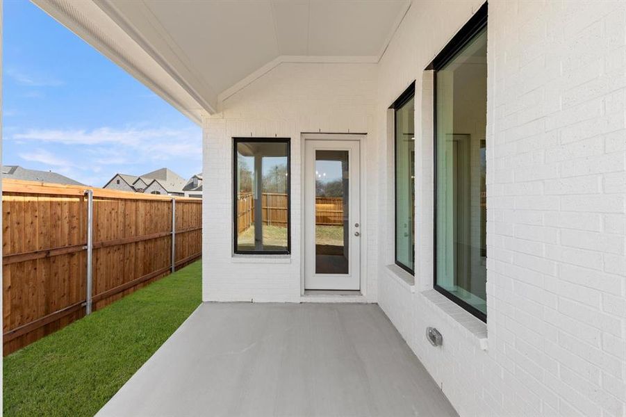 Spacious, unfurnished interior of a new home in Hillstead, Lavon (Image 21).