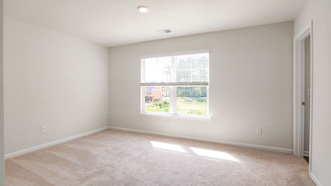 Representative unfurnished interior of a home built from the RICHBURG by D.R. Horton in Garbon Fields, Summerville (Image 17).