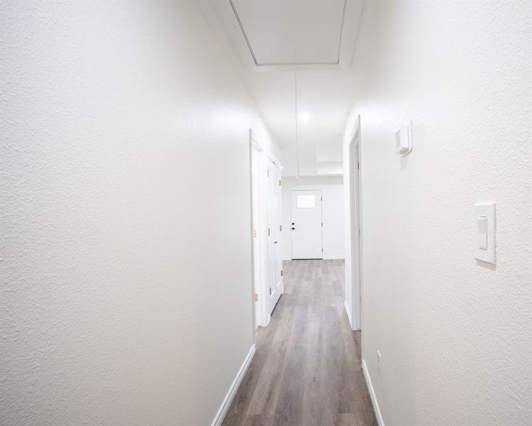 Spacious, unfurnished interior of a new home in , Mexia (Image 20).