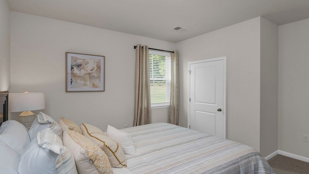 Furnished interior view inside a new home in Grand Oaks, Columbia (Image 17).