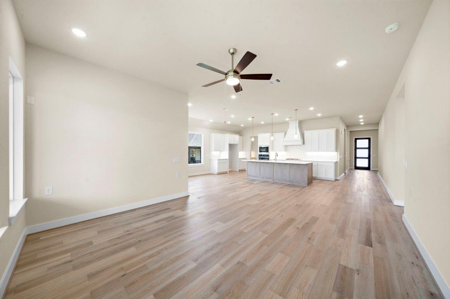 Spacious, unfurnished interior of a new home in Chambers Creek, Willis (Image 56). Spacious, unfurnished interior of a new home in Chambers Creek, Willis (Image 56).