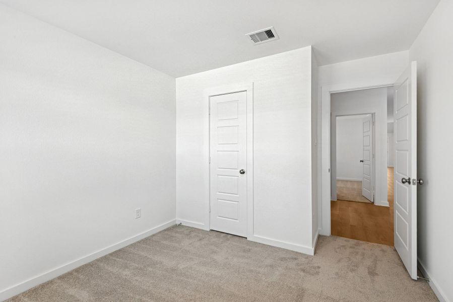 Spacious, unfurnished interior of a new home in Ambrose, La Marque (Image 28).