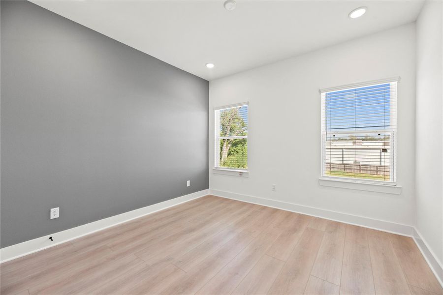 Spacious, unfurnished interior of a new home in , Houston (Image 21).