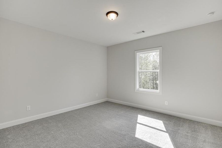 Spacious, unfurnished interior of a new home in , Jefferson (Image 40).