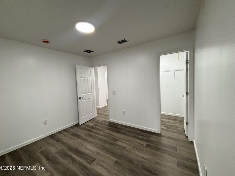 Spacious, unfurnished interior of a new home in , Jacksonville (Image 14).