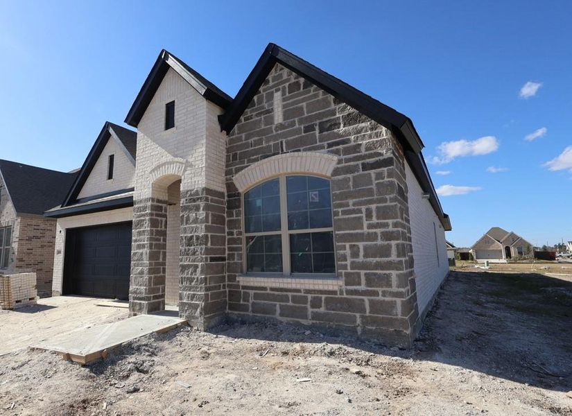 Welcome to The Baileywood by David Weekley Homes. **HOME ESTIMATED TO BE COMPLETE MARCH 2026**