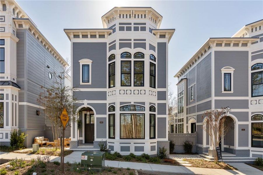 Condo located in Chattahoochee Hills, GA showcasing its design and architecture (Image 3).