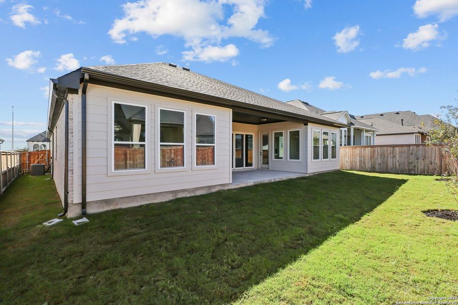 Exterior details and patio area of a home in Mayfair 60', New Braunfels (Image 4).