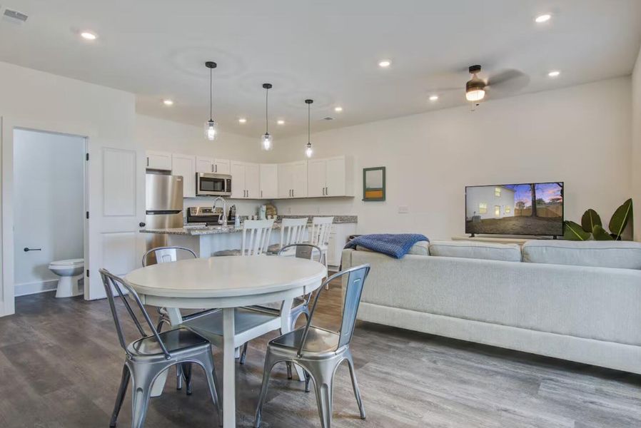 Furnished interior view inside a new home in , Hanahan (Image 5).