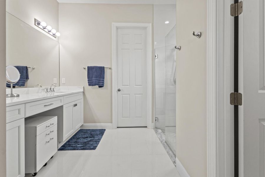 Furnished interior view inside a new home in , Port St. Lucie (Image 13).