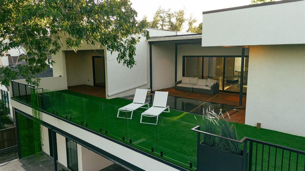 Exterior details and patio area of a home in , Dallas (Image 26).