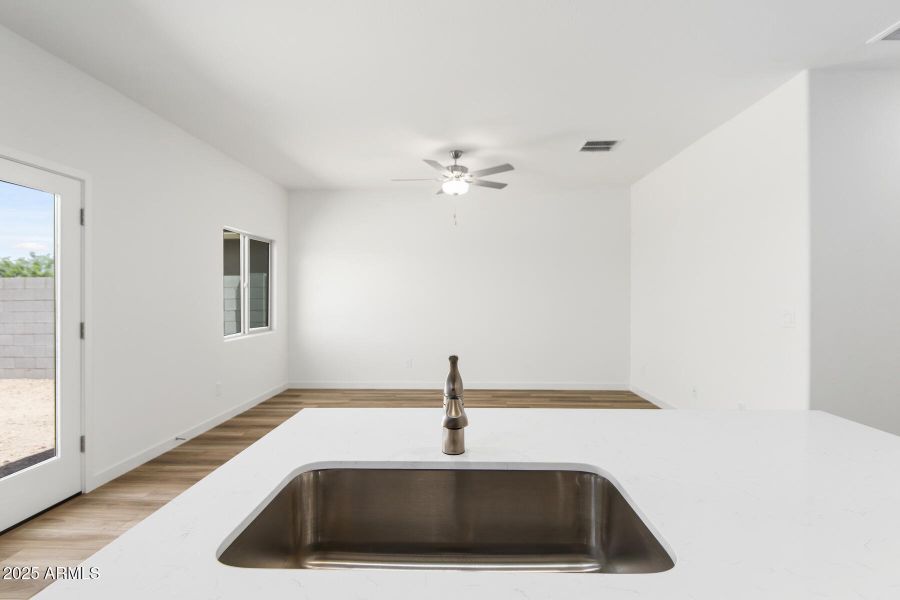 Southwest_Amado_L_017 Southwest_Amado_L_017