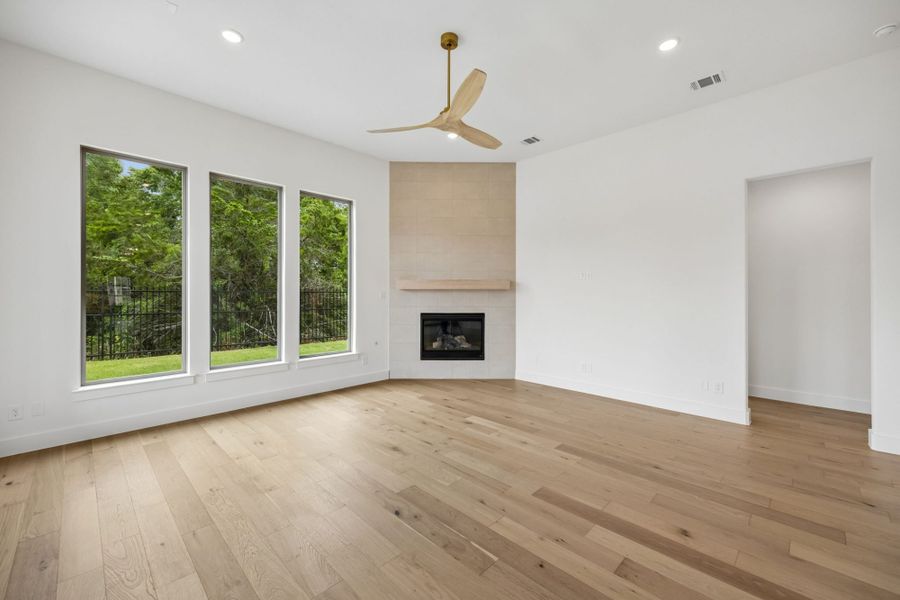 Spacious, unfurnished interior of a new home in The Parks at Wilson Creek, Celina (Image 24). Spacious, unfurnished interior of a new home in The Parks at Wilson Creek, Celina (Image 24).