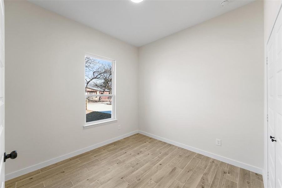 Spacious, unfurnished interior of a new home in , Dallas (Image 19).