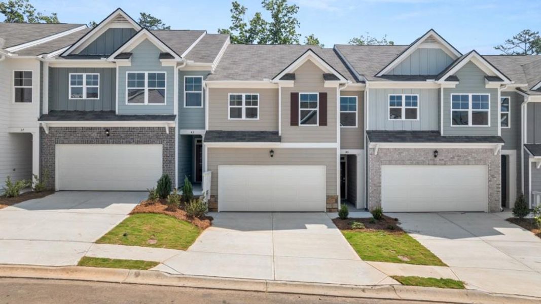 Front exterior of a new home in Mountain Park, Dahlonega, GA, highlighting curb appeal (Image 2). Front exterior of a new home in Mountain Park, Dahlonega, GA, highlighting curb appeal (Image 2).