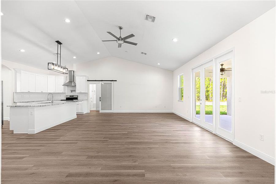 Spacious, unfurnished interior of a new home in , Dunnellon (Image 41).