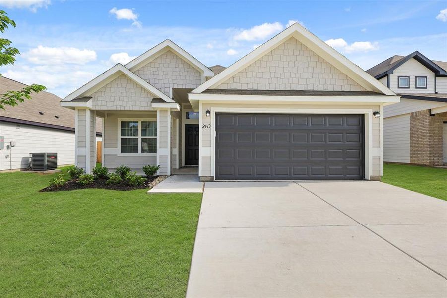 Front exterior of a new home in Sycamore Landing, Fort Worth, TX, highlighting curb appeal (Image 13).