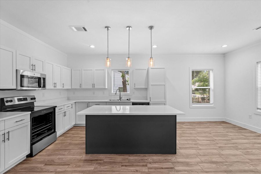 Image 8 of a home in . Image 8 of a home in .