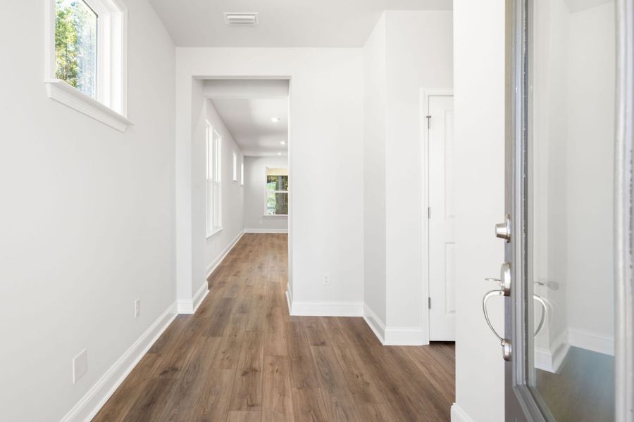 Spacious, unfurnished interior of a new home in Sun City Hilton Head, Bluffton (Image 25).