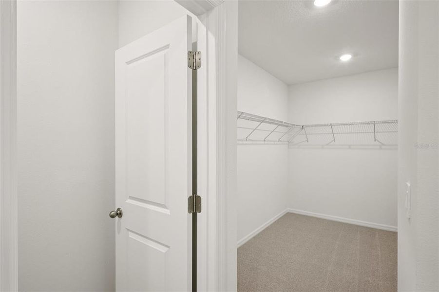 Spacious, unfurnished interior of a new home in Leyland Preserve - Classic Series, Brooksville (Image 27).