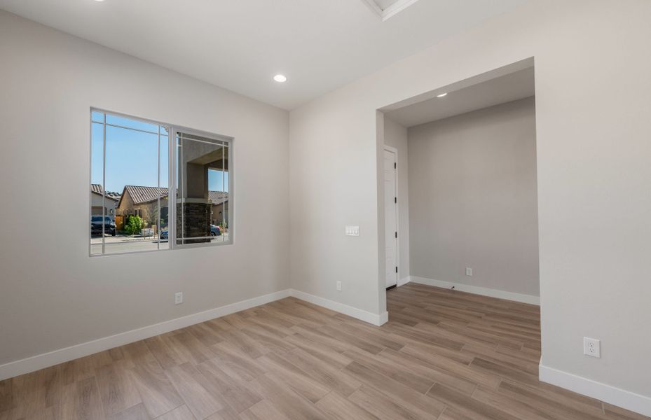 Spacious, unfurnished interior of a new home in Legado West, Queen Creek (Image 22).