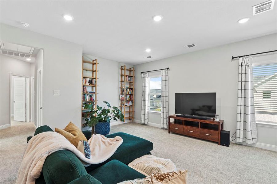 Furnished interior view inside a new home in Bayside, Rowlett (Image 19).