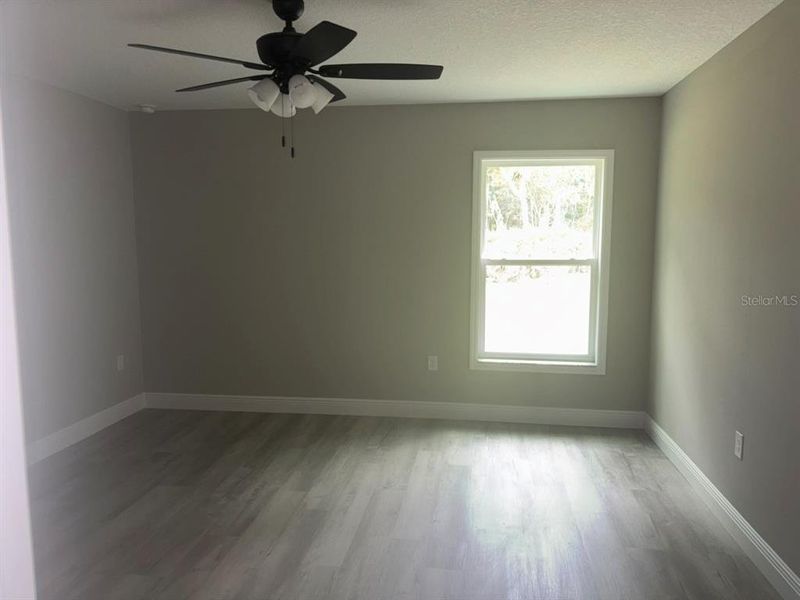 Spacious, unfurnished interior of a new home in , Dunnellon (Image 20).