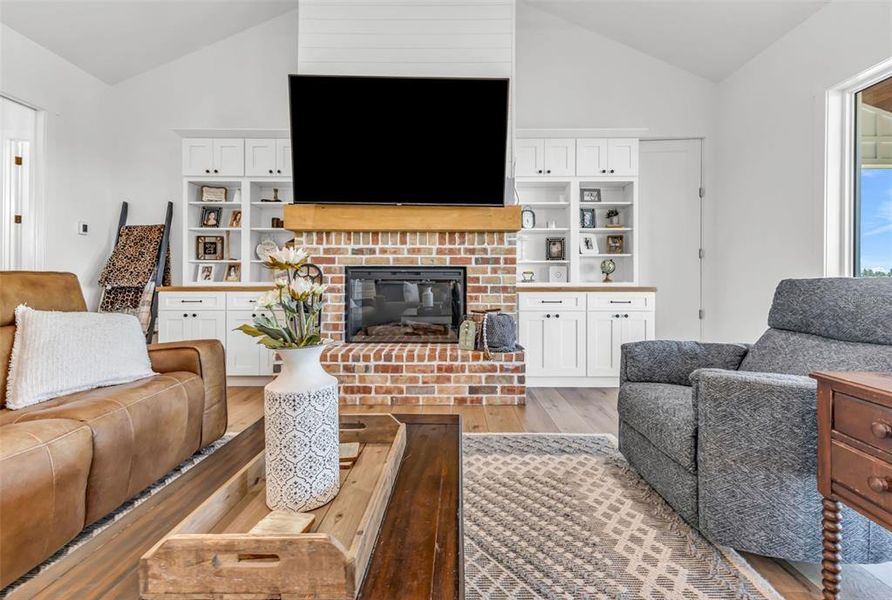 Furnished interior view inside a new home in , Arcadia (Image 64).