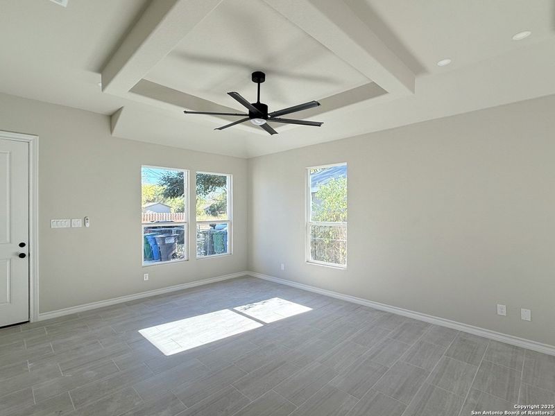 Spacious, unfurnished interior of a new home in , San Antonio (Image 10).