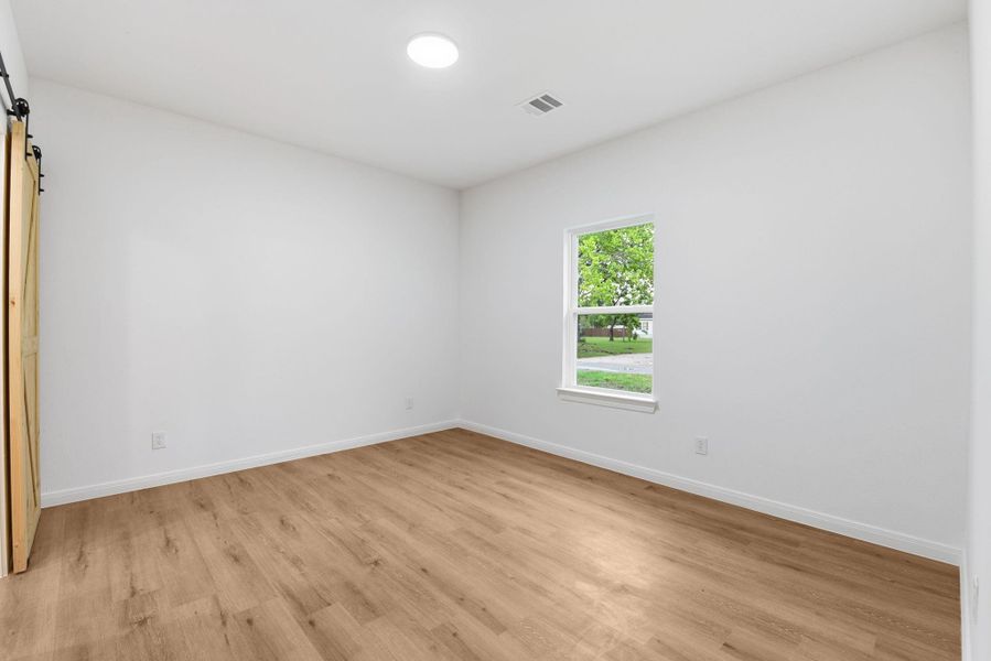Comfortable primary suite retreat