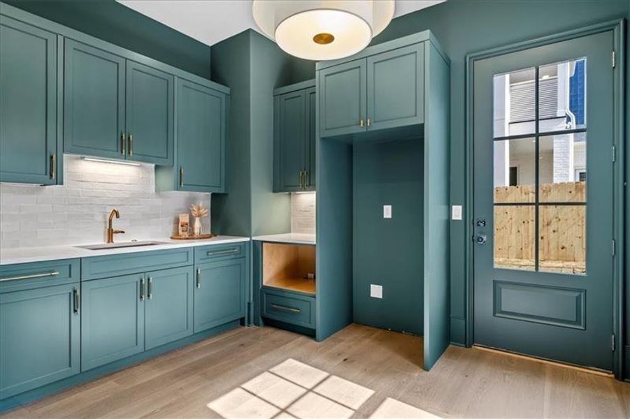 Furnished interior view inside a new home in , Atlanta (Image 46).