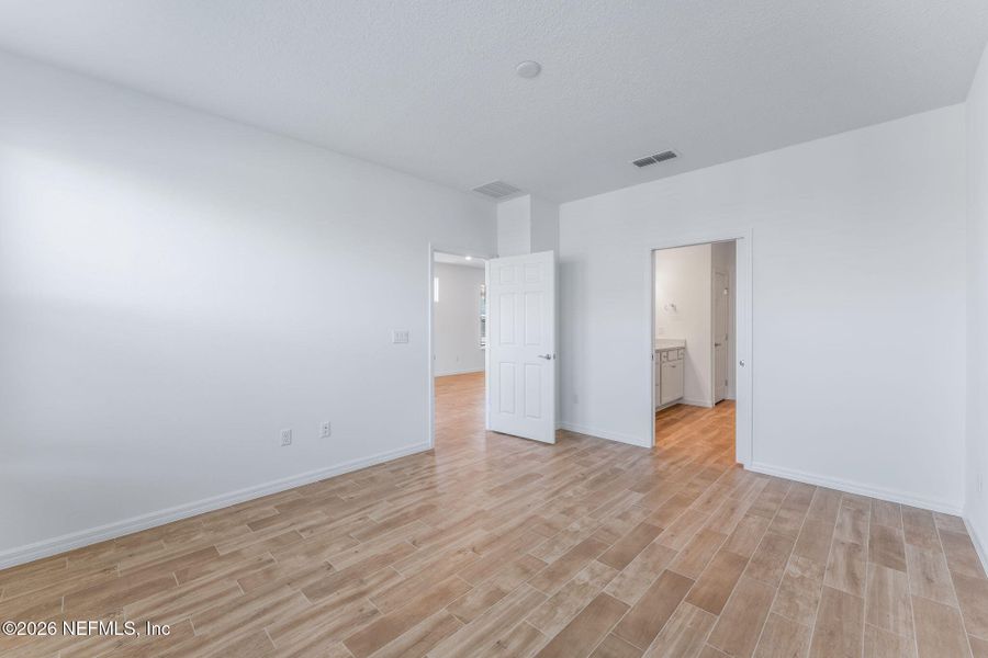 Spacious, unfurnished interior of a new home in , Yulee (Image 29).