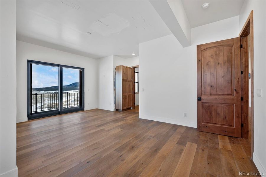 Spacious, unfurnished interior of a new home in , Sedalia (Image 24).