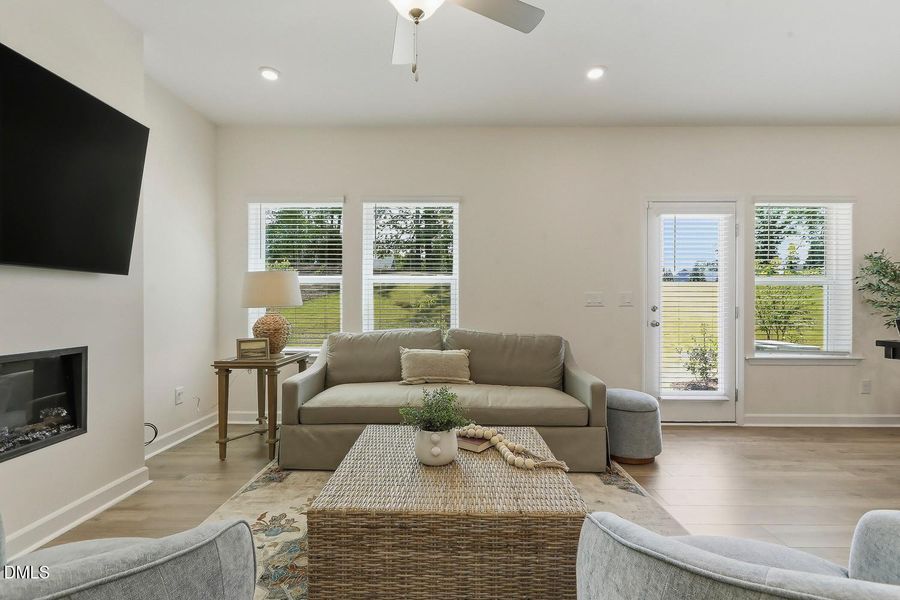 021-032-Family Room-1500x1000