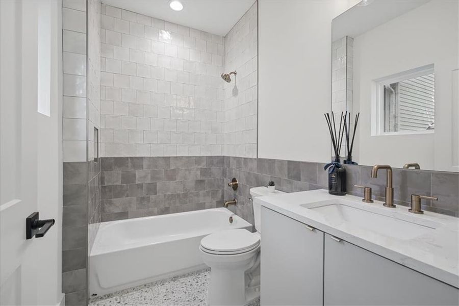 Furnished interior view inside a new home in , Atlanta (Image 16).