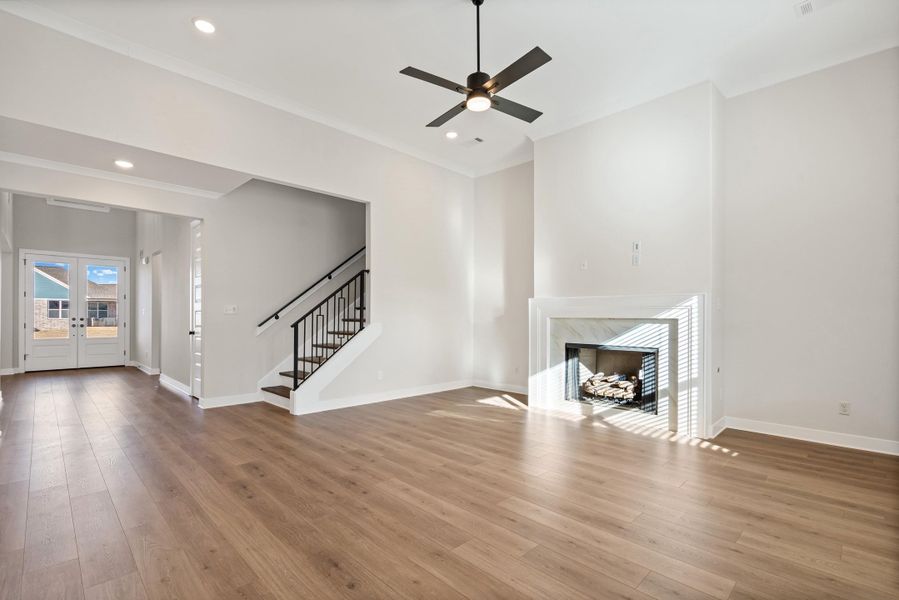 Spacious, unfurnished interior of a new home in White Oak, Arlington (Image 19).