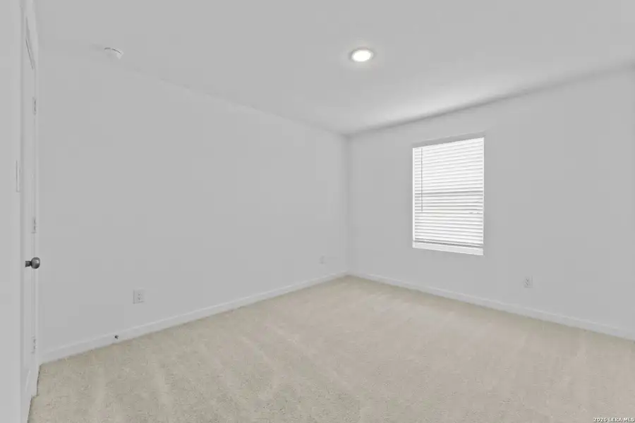 Spacious, unfurnished interior of a new home in Brookmill, San Antonio (Image 17).