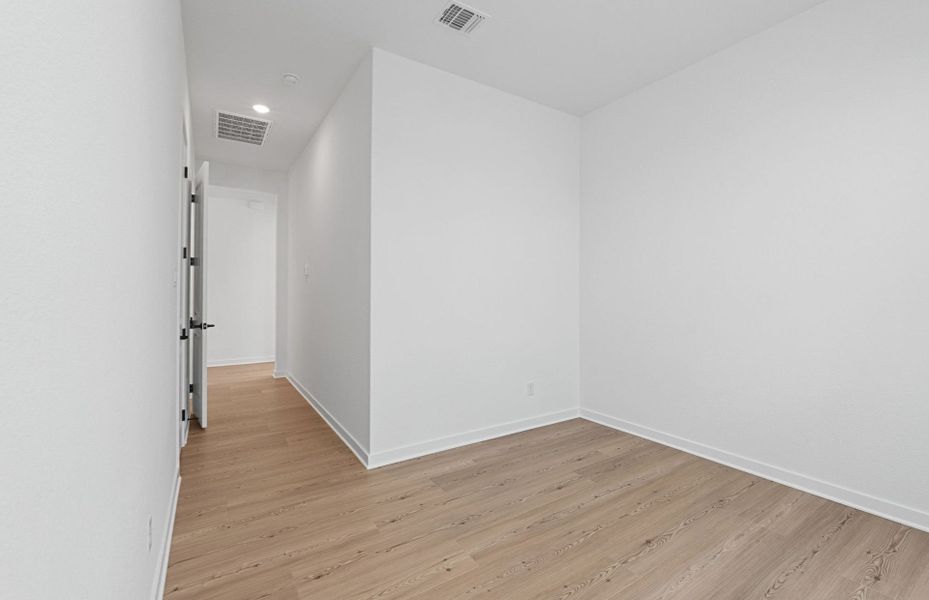 Representative unfurnished interior of a home built from the Boling by Pulte Homes in Kuempel Estates, Pflugerville (Image 41).
