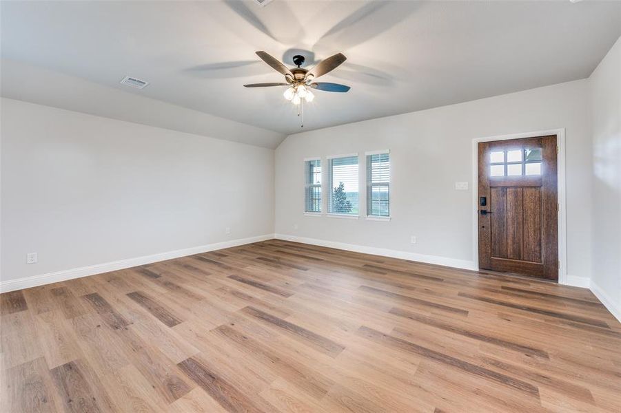 Spacious, unfurnished interior of a new home in , Hillsboro (Image 21).