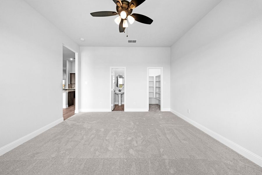 Spacious, unfurnished interior of a new home in Berkshire Estates, Mesquite (Image 29).