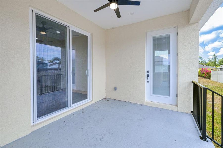 Exterior details and patio area of a home in , Port Charlotte (Image 4).