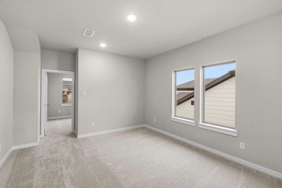 Spacious, unfurnished interior of a new home in Sienna 45', 50', Missouri City (Image 25).