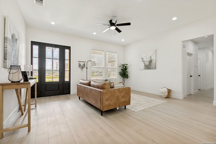 Furnished interior view inside a new home in , Atascosa (Image 10).