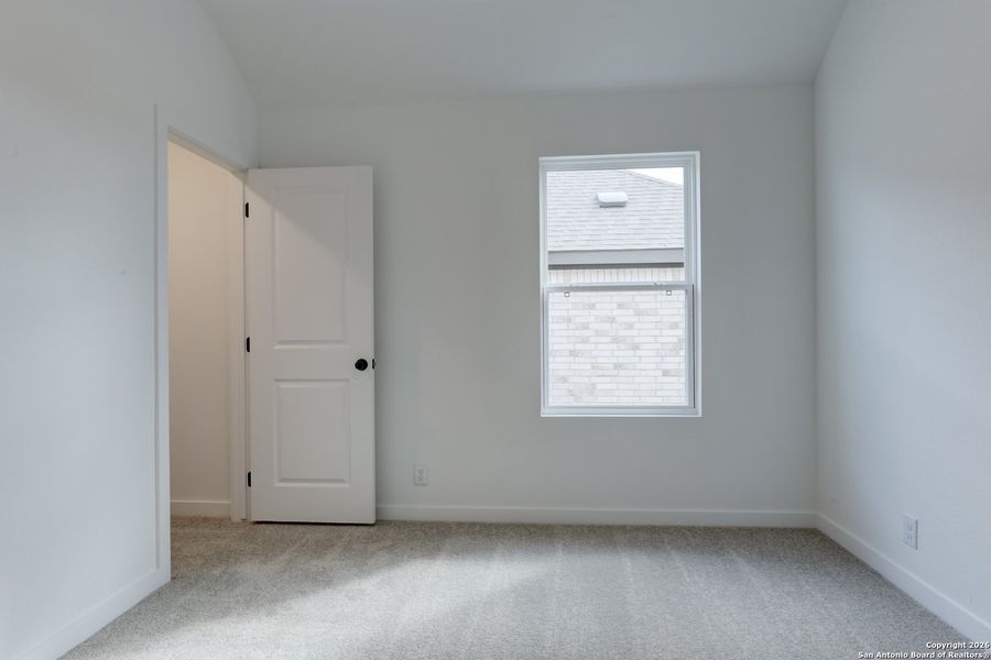 Spacious, unfurnished interior of a new home in Arcadia Ridge, San Antonio (Image 12).