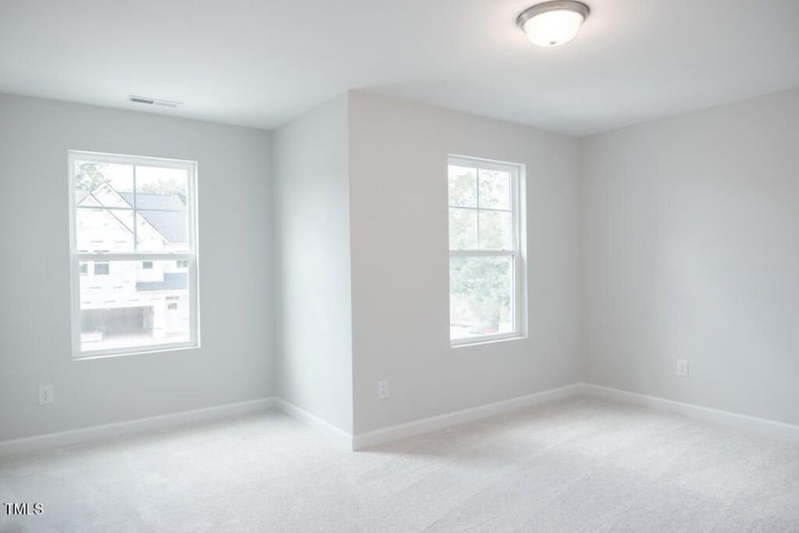 Spacious, unfurnished interior of a new home in Gregory Village, Lillington (Image 100).