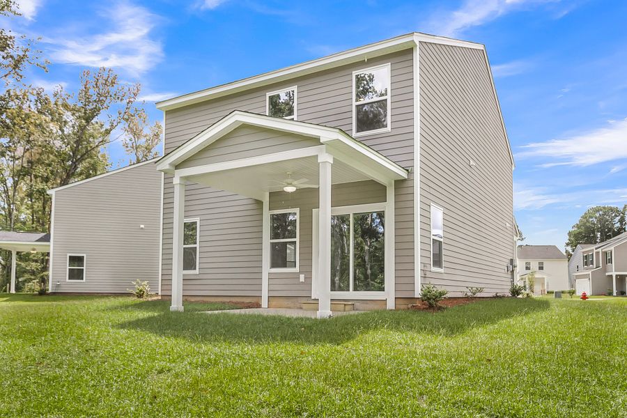 Exterior details and patio area of a home in Central Creek, Goose Creek (Image 4).