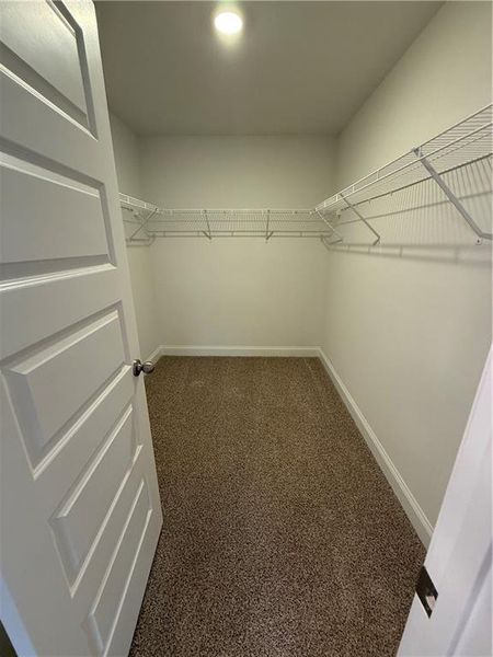 Spacious, unfurnished interior of a new home in , Gainesville (Image 10).