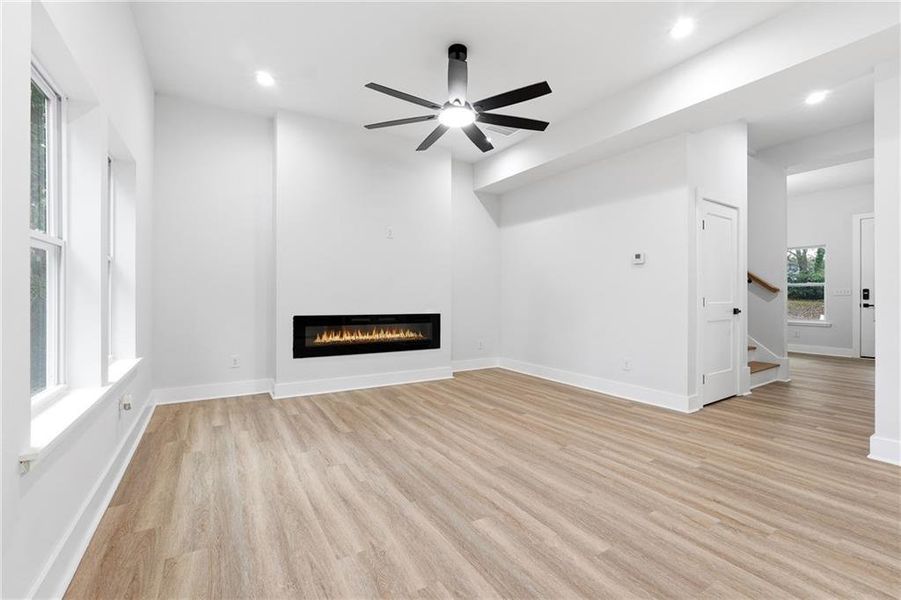 Spacious, unfurnished interior of a new home in , Atlanta (Image 18).