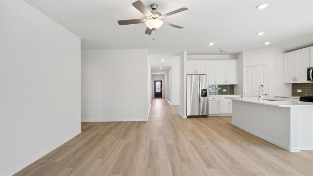 Photo is not of the actual home, but is an inspirational photo of builder’s model home and may depict options, furnishings, and/or decorator features that are not included. Photo is not of the actual home, but is an inspirational photo of builder’s model home and may depict options, furnishings, and/or decorator features that are not included.